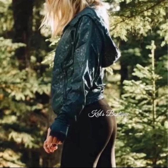 (NWT) Zyia Women’s Jade Bomber Windbreaker Jacket, Small - Picture 7 of 12